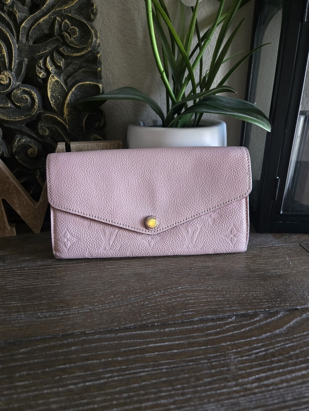 Authentic Louis Vuitton Soft Pink Empriente Envelope Wallet